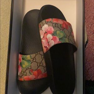 Gucci slides